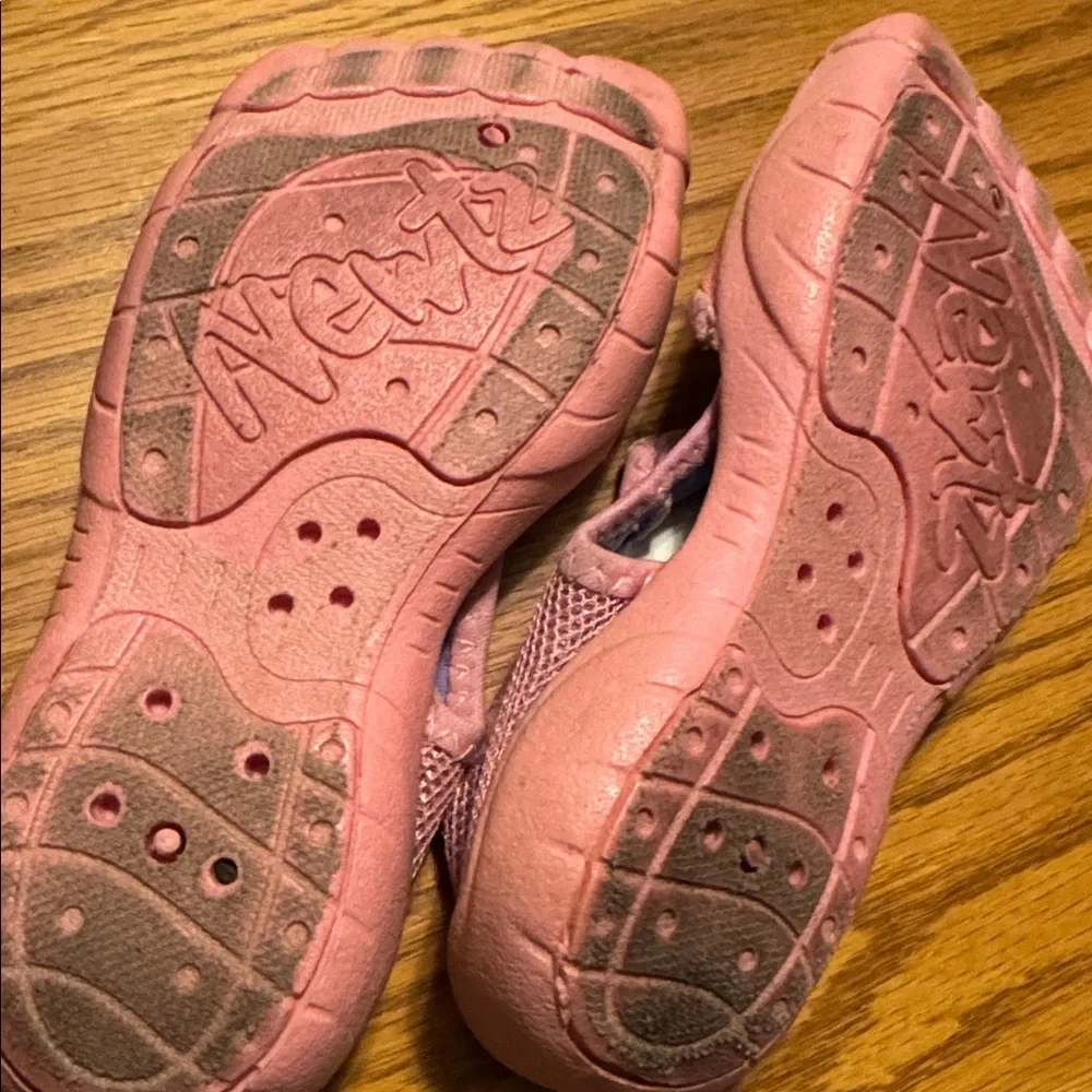 Newtz water Pink Tie-Dye adjustable Kids Shoes size 9/10